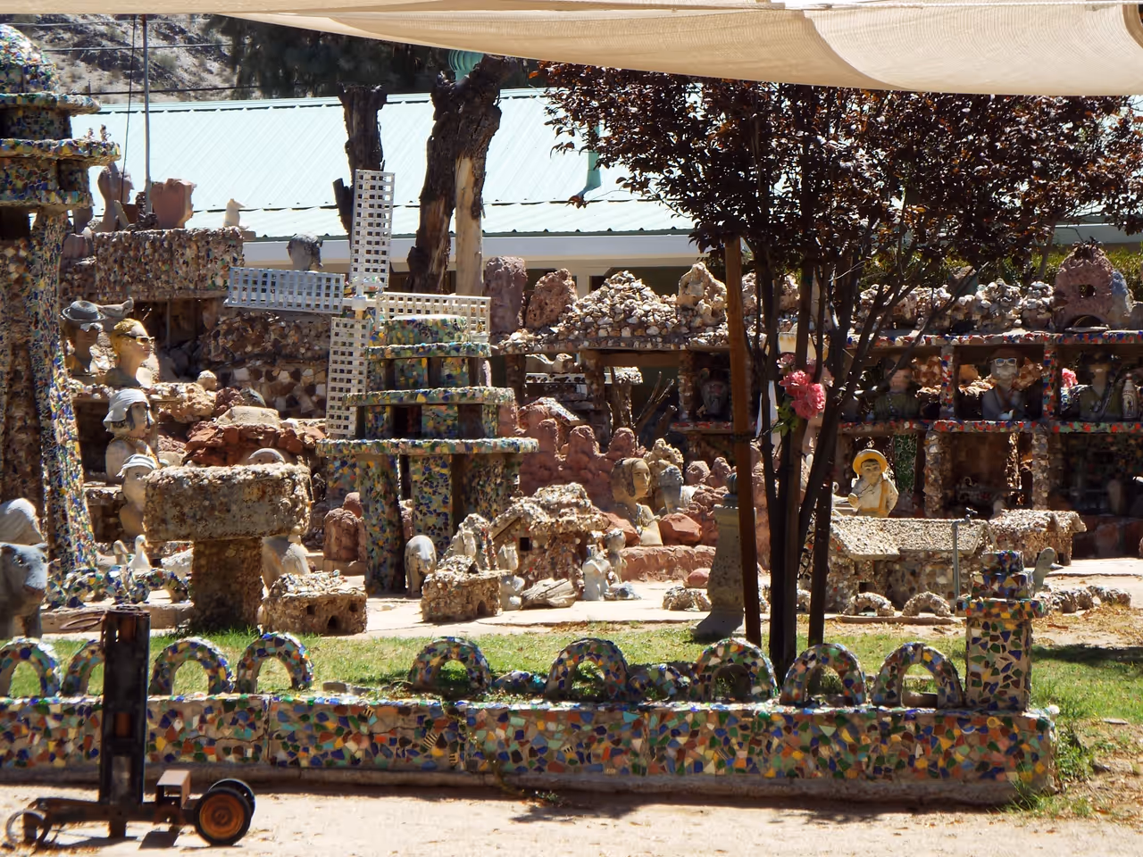 Thompson’s art in the garden, Phoenix