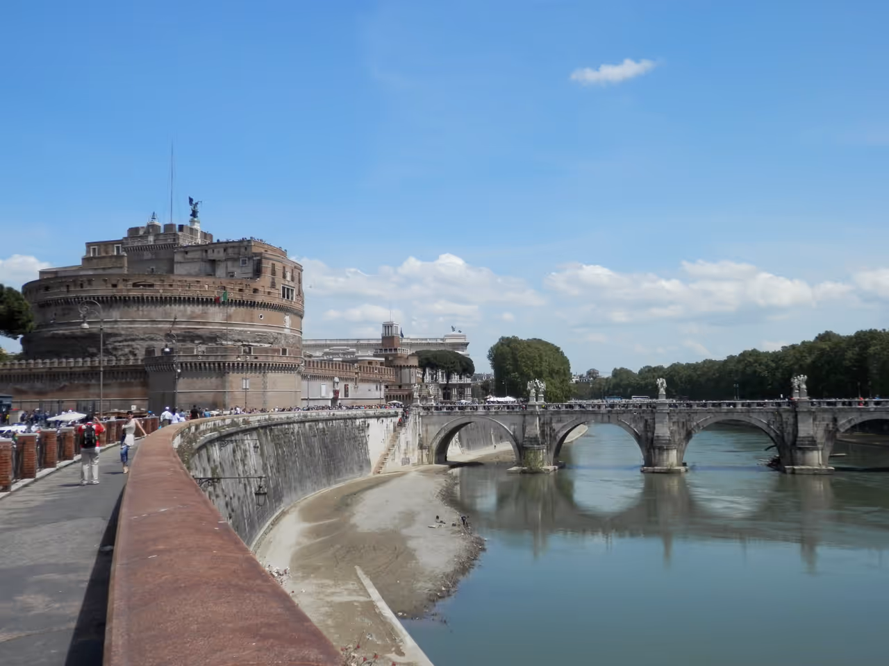 Tiber riverbanks (summer) nightlife spot in Vatican city